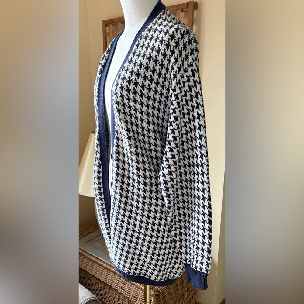 Lizsport Vintage Navy & White Oversized Houndstooth Knit Cardigan in 100% Cotton - Picture 4 of 12